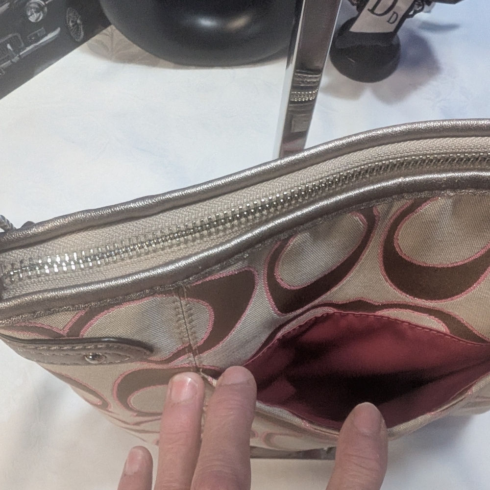 Coach Poppy Cream and pink crossbody bag 💕 - Picture 14 of 16